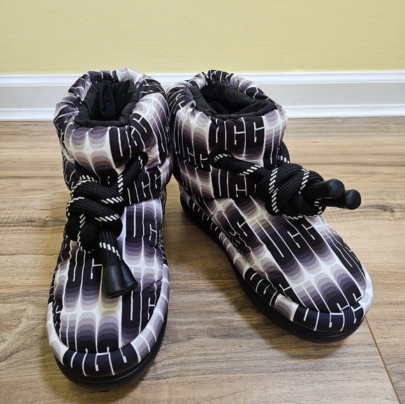 UGG Classic Maxi Wavelength Short, black/white, size US 9 - Picture 2 of 12